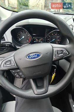Внедорожник / Кроссовер Ford Escape 2019 в 