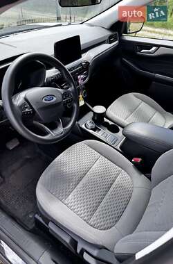 Внедорожник / Кроссовер Ford Escape 2021 в 