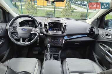 Внедорожник / Кроссовер Ford Escape 2017 в 