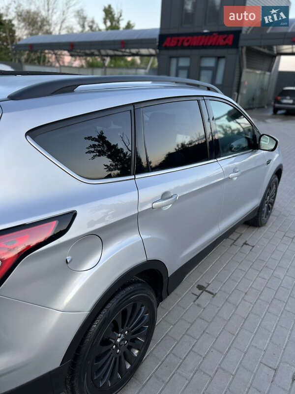 Внедорожник / Кроссовер Ford Escape 2017 в Тернополе