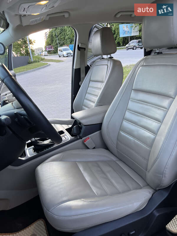 Внедорожник / Кроссовер Ford Escape 2017 в Тернополе