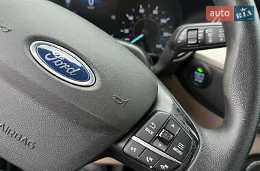 Внедорожник / Кроссовер Ford Escape 2020 в 