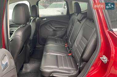 Позашляховик / Кросовер Ford Escape 2016 в 