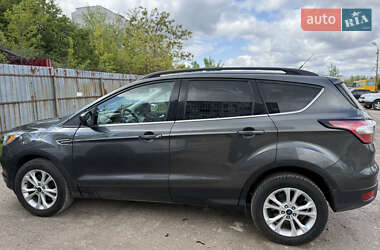 Внедорожник / Кроссовер Ford Escape 2018 в 