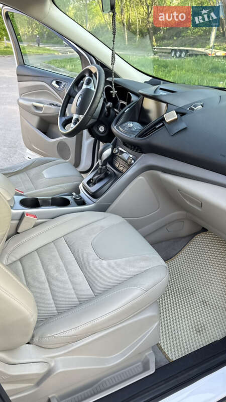 Внедорожник / Кроссовер Ford Escape 2015 в Львове