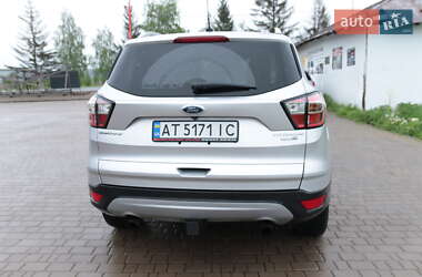 Внедорожник / Кроссовер Ford Escape 2017 в 