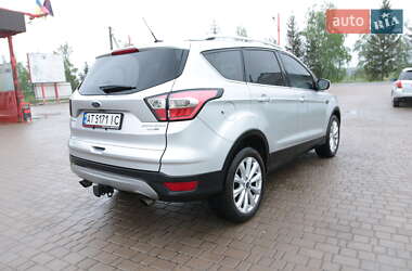 Внедорожник / Кроссовер Ford Escape 2017 в 
