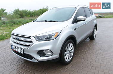 Внедорожник / Кроссовер Ford Escape 2017 в Ивано-Франковске