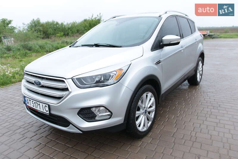 Внедорожник / Кроссовер Ford Escape 2017 в Ивано-Франковске