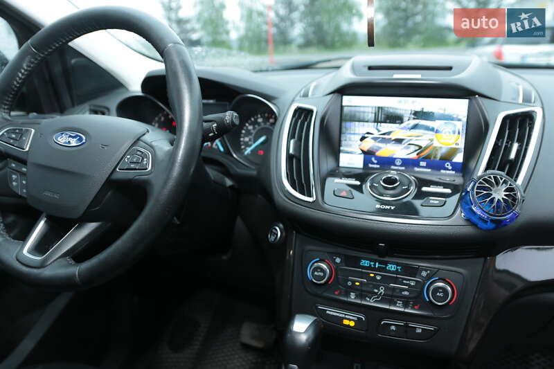 Внедорожник / Кроссовер Ford Escape 2017 в Ивано-Франковске