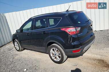 Внедорожник / Кроссовер Ford Escape 2018 в 
