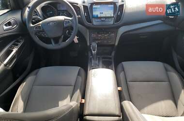 Внедорожник / Кроссовер Ford Escape 2018 в 