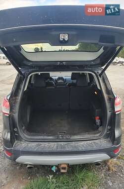 Позашляховик / Кросовер Ford Escape 2014 в 