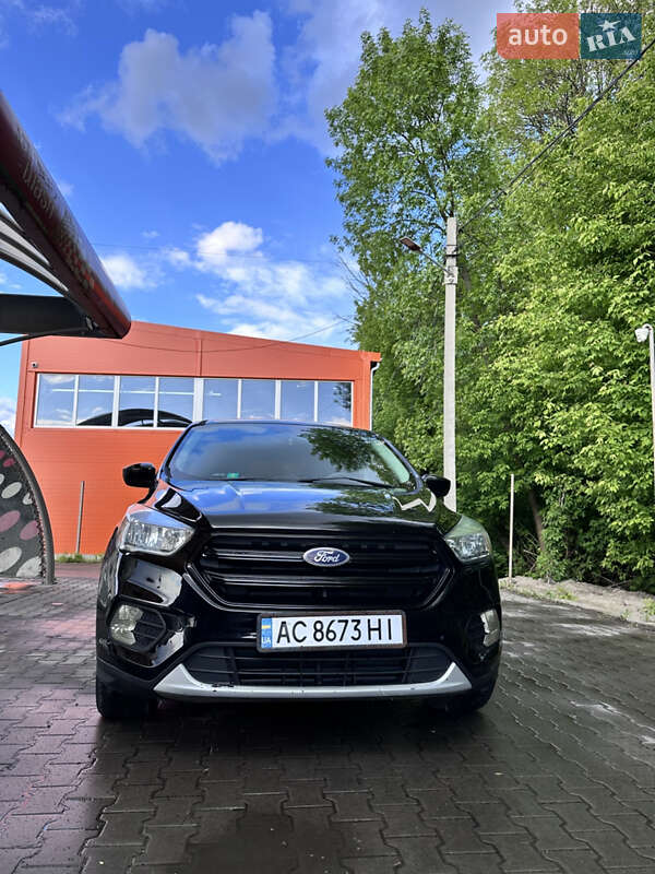Внедорожник / Кроссовер Ford Escape 2016 в Луцке