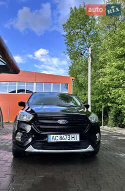 Внедорожник / Кроссовер Ford Escape 2016 в 