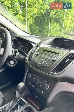 Внедорожник / Кроссовер Ford Escape 2016 в 
