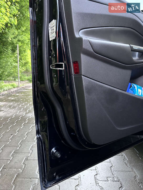 Внедорожник / Кроссовер Ford Escape 2016 в Луцке