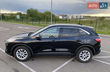 Позашляховик / Кросовер Ford Escape 2020 в 