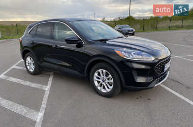 Позашляховик / Кросовер Ford Escape 2020 в 
