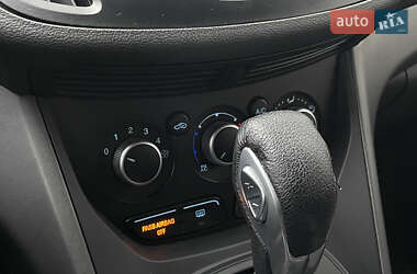 Внедорожник / Кроссовер Ford Escape 2015 в 