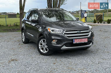Позашляховик / Кросовер Ford Escape 2017 в Рівному