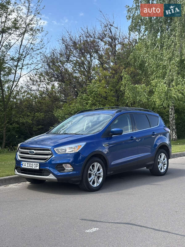Внедорожник / Кроссовер Ford Escape 2018 в Киеве