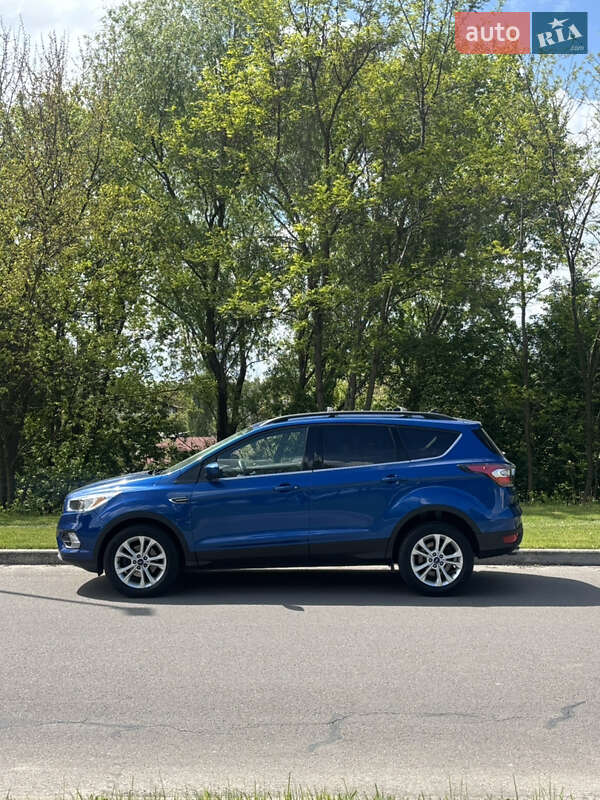 Внедорожник / Кроссовер Ford Escape 2018 в Киеве