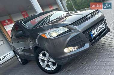 Внедорожник / Кроссовер Ford Escape 2015 в 