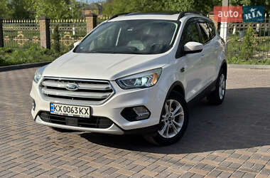 Внедорожник / Кроссовер Ford Escape 2017 в 