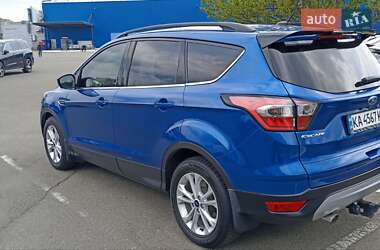 Внедорожник / Кроссовер Ford Escape 2016 в 
