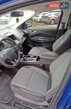 Внедорожник / Кроссовер Ford Escape 2016 в 