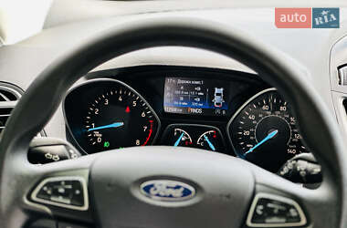 Позашляховик / Кросовер Ford Escape 2018 в 