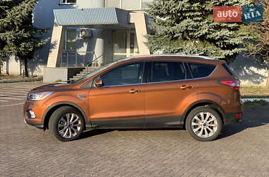 Внедорожник / Кроссовер Ford Escape 2016 в 