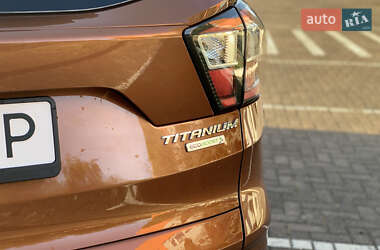 Внедорожник / Кроссовер Ford Escape 2016 в 