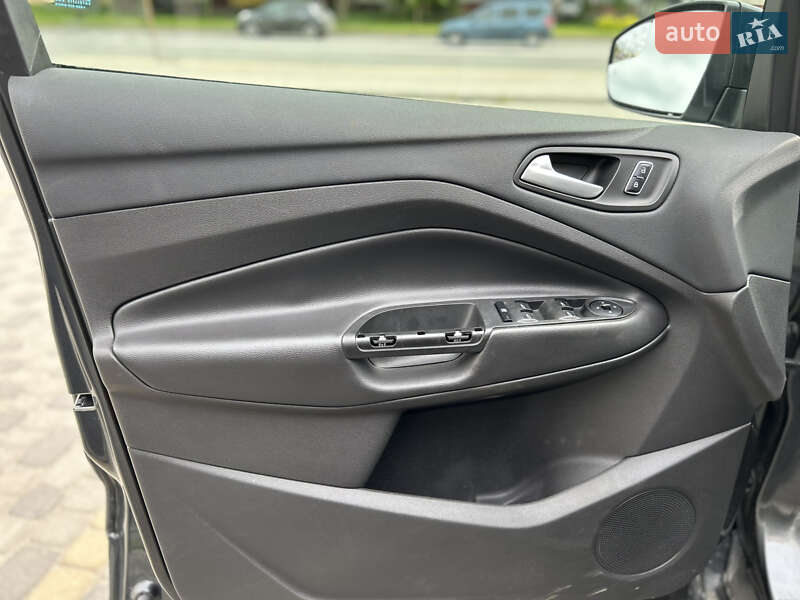 Позашляховик / Кросовер Ford Escape 2016 в Хмельницькому