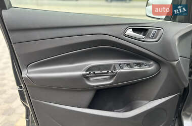 Внедорожник / Кроссовер Ford Escape 2016 в 
