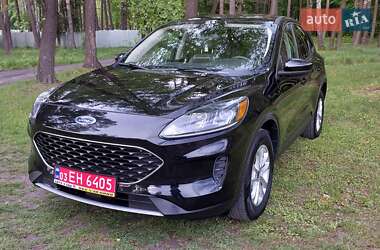 Внедорожник / Кроссовер Ford Escape 2020 в 
