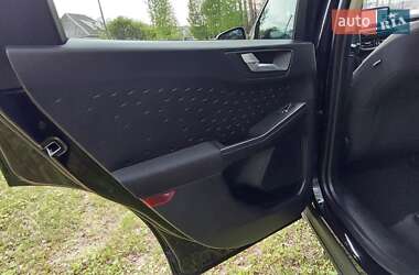 Внедорожник / Кроссовер Ford Escape 2020 в 