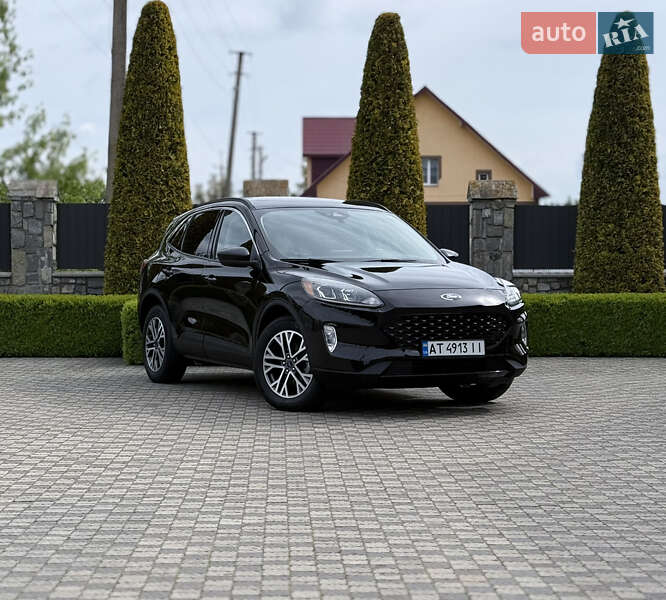 Позашляховик / Кросовер Ford Escape 2019 в 