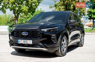 Позашляховик / Кросовер Ford Escape 2023 в 