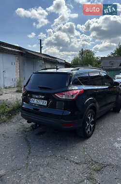 Позашляховик / Кросовер Ford Escape 2014 в 