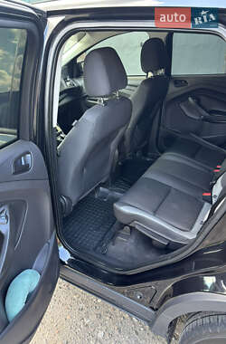 Позашляховик / Кросовер Ford Escape 2014 в 