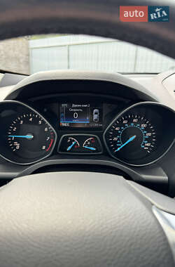 Внедорожник / Кроссовер Ford Escape 2015 в 