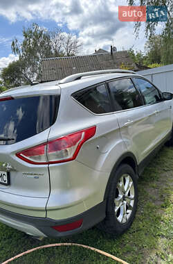 Внедорожник / Кроссовер Ford Escape 2015 в 