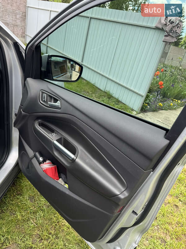 Внедорожник / Кроссовер Ford Escape 2015 в Киеве