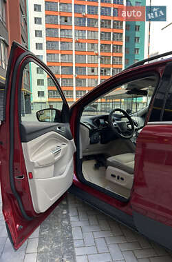 Внедорожник / Кроссовер Ford Escape 2015 в 