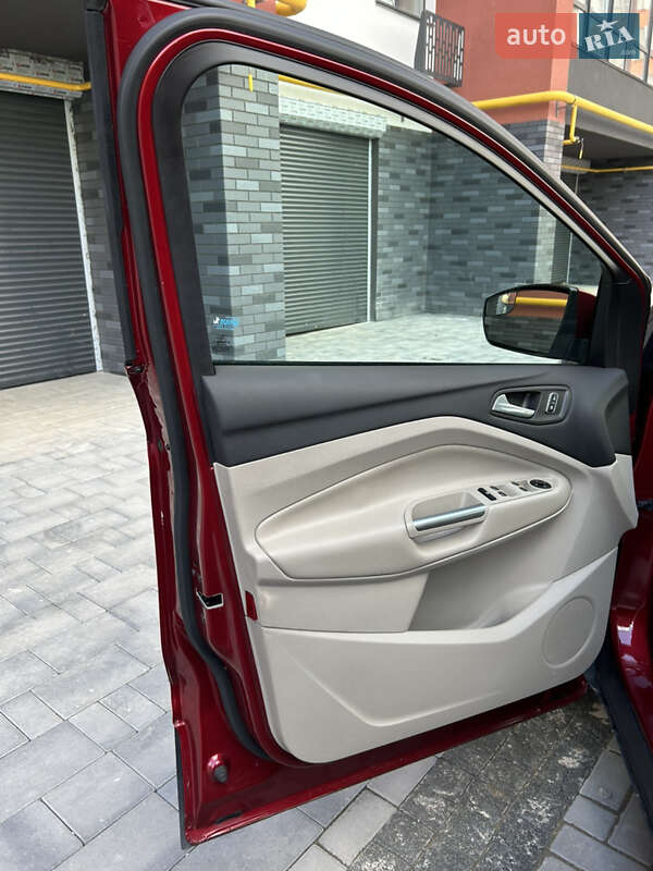 Внедорожник / Кроссовер Ford Escape 2015 в Житомире
