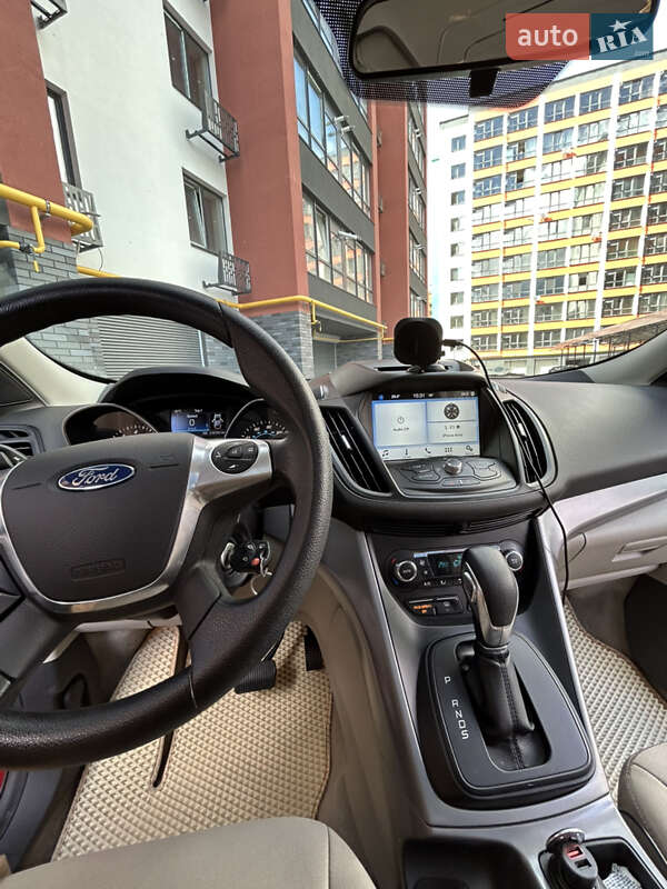 Внедорожник / Кроссовер Ford Escape 2015 в Житомире