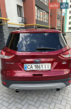 Внедорожник / Кроссовер Ford Escape 2015 в 