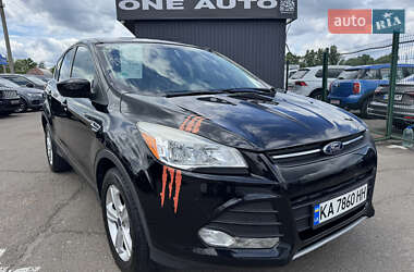 Позашляховик / Кросовер Ford Escape 2015 в 